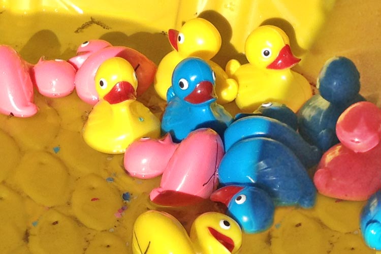 Neon Yellow Hook A Duck Hard Plastic Toy Fishing Bath Time Floating School Fete 